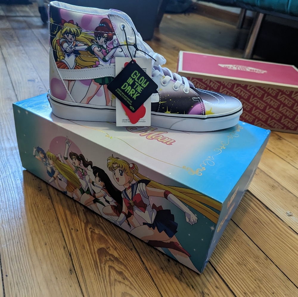 Vans  Sk8-hi sailor moon 11.5 limited edition